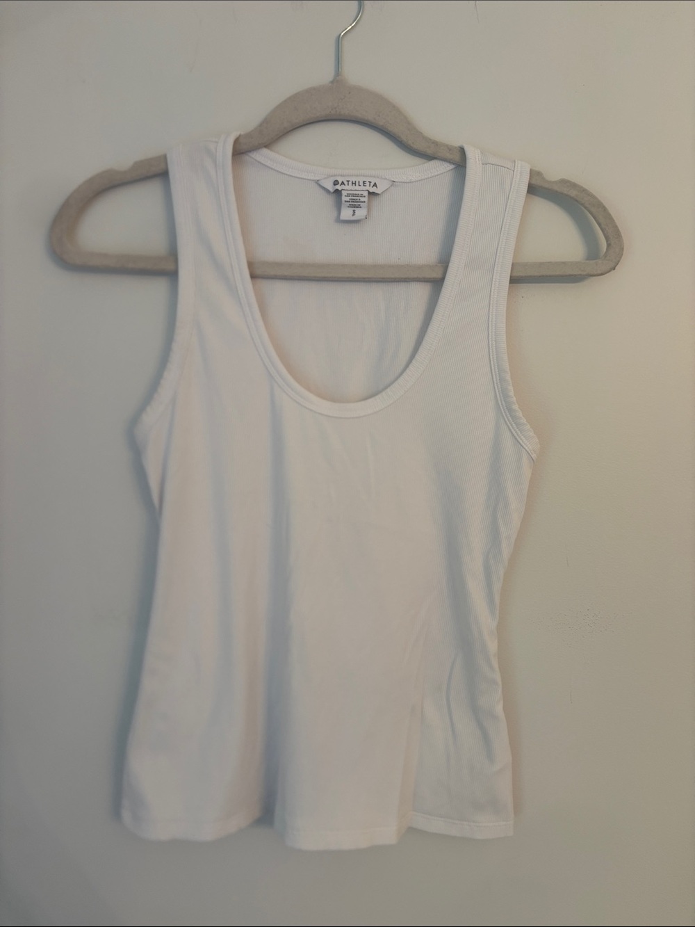 Athleta White Scoop Neck Ribbed Tank Size Small NWOT